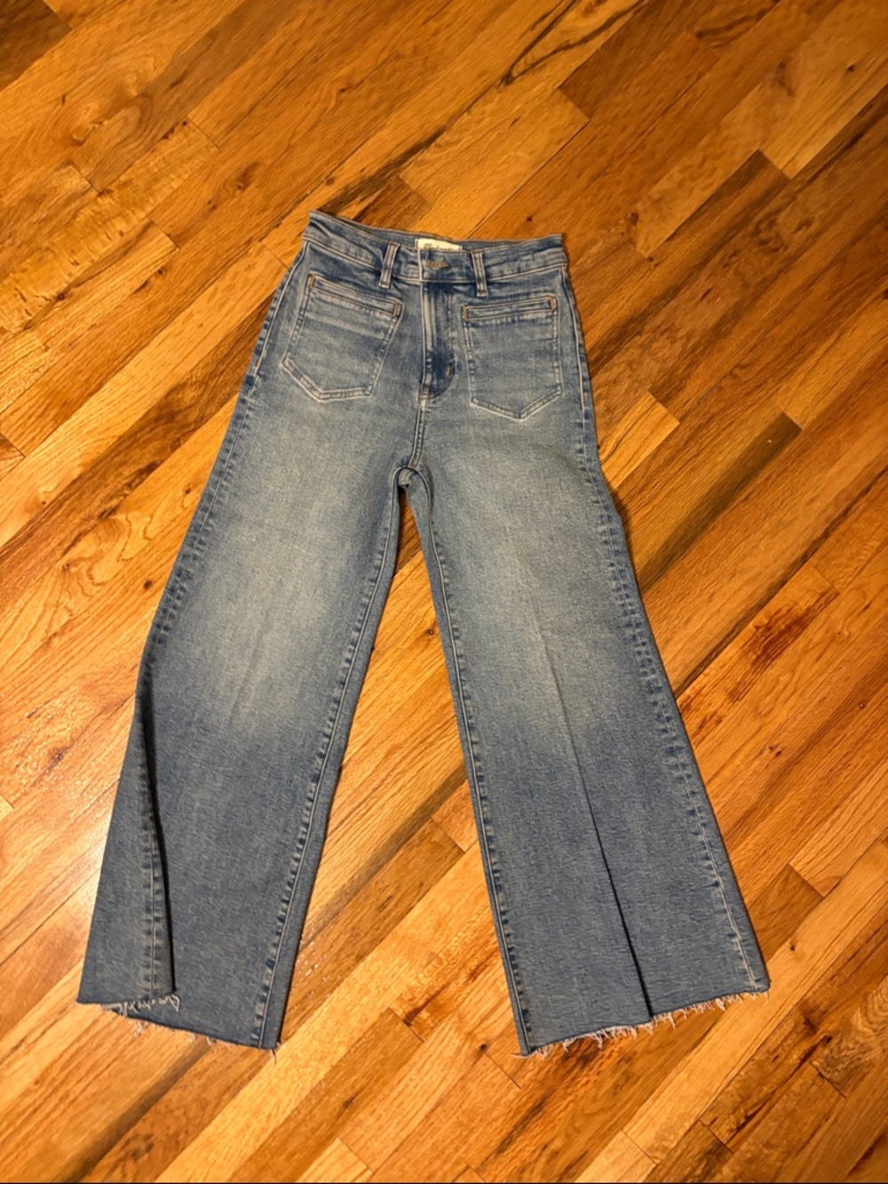 Madewell Wide-Leg Cropped Jeans in Faded Blue Denim